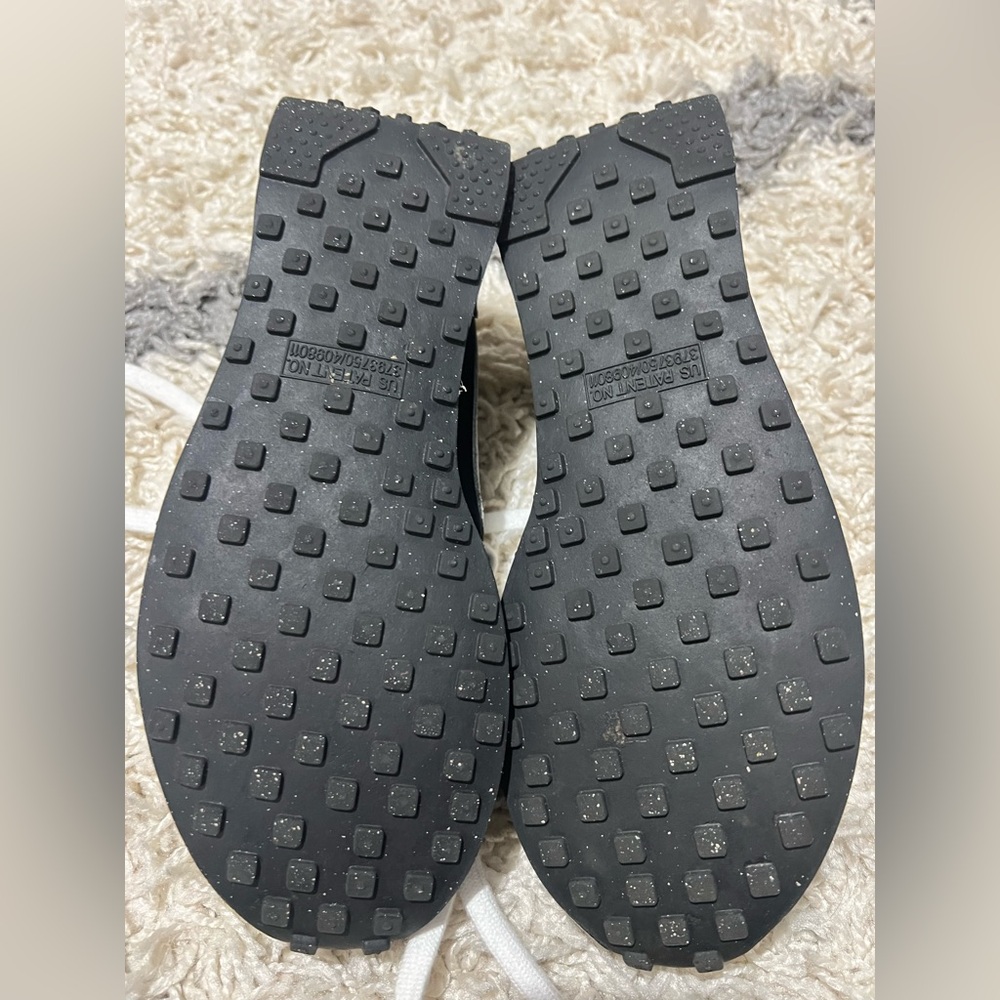 Nike Black and White Sneakers- Size 8 - Picture 6 of 6